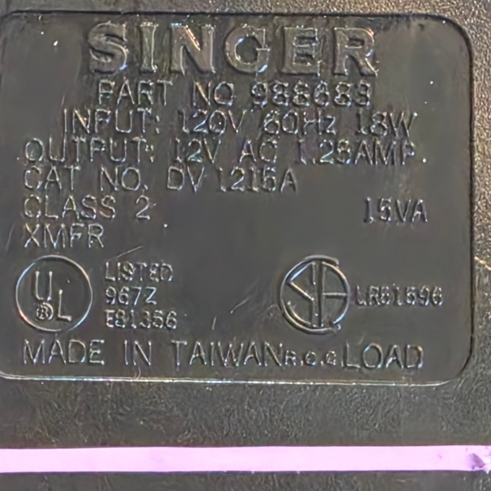 Singer Power Adapter 988683 Sewing Machine 12V AC Black Excellent DV-1215A